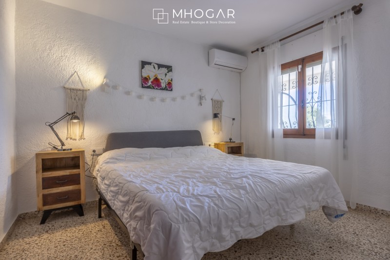 Venta - Villa mediterránea frente a la Cala Baladrar con un gran potencial en, Benissa Costa Blanca! 